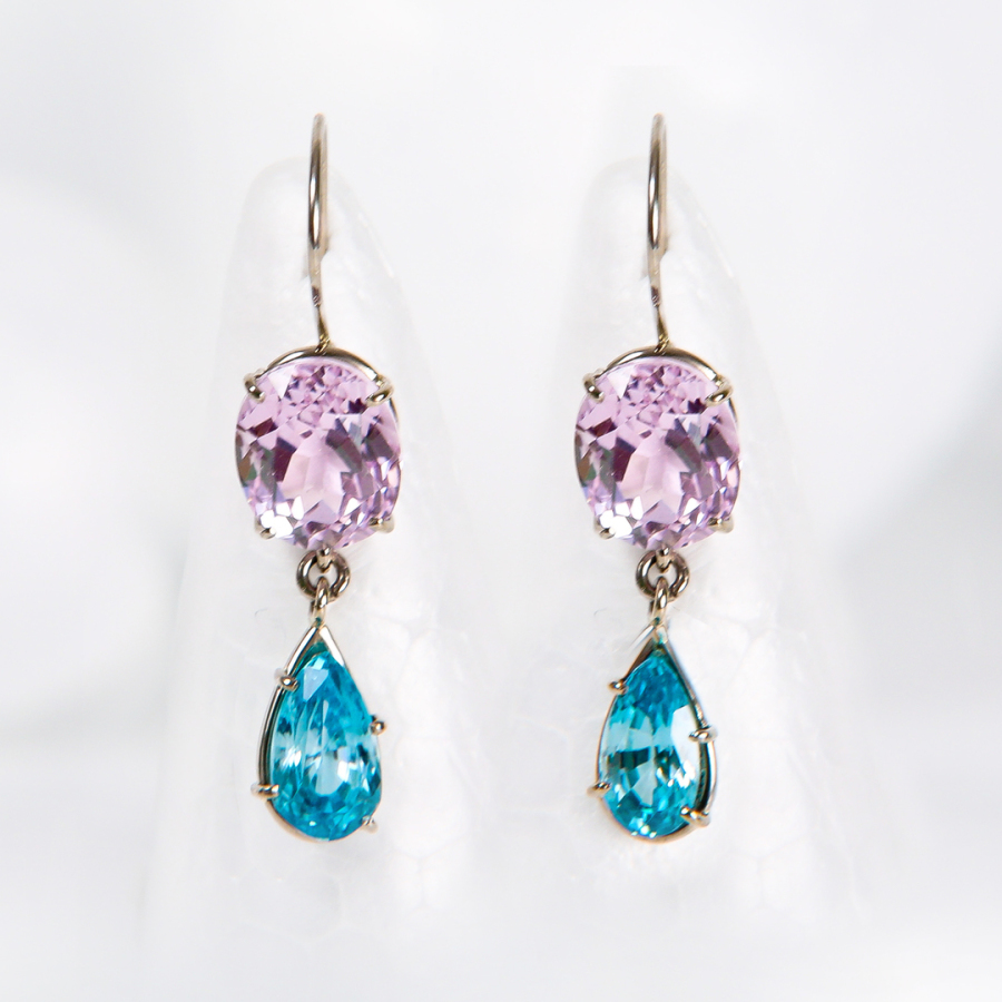 Weißgold Ohrringe mit Kunzit und Natur Zirkon blau