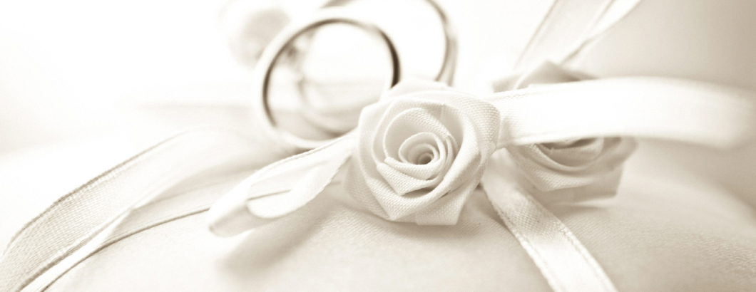 Trauringe mit Weiße Rosen