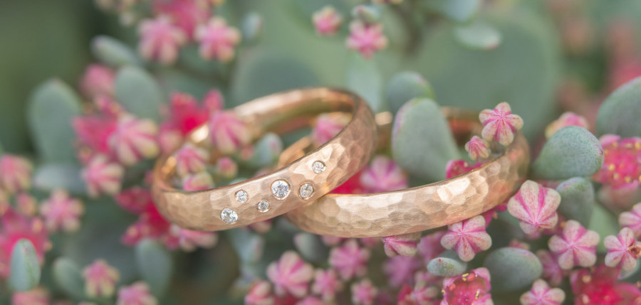 Trauringe Hammerschlag Matt Nachhaltige Eheringe aus Hannover